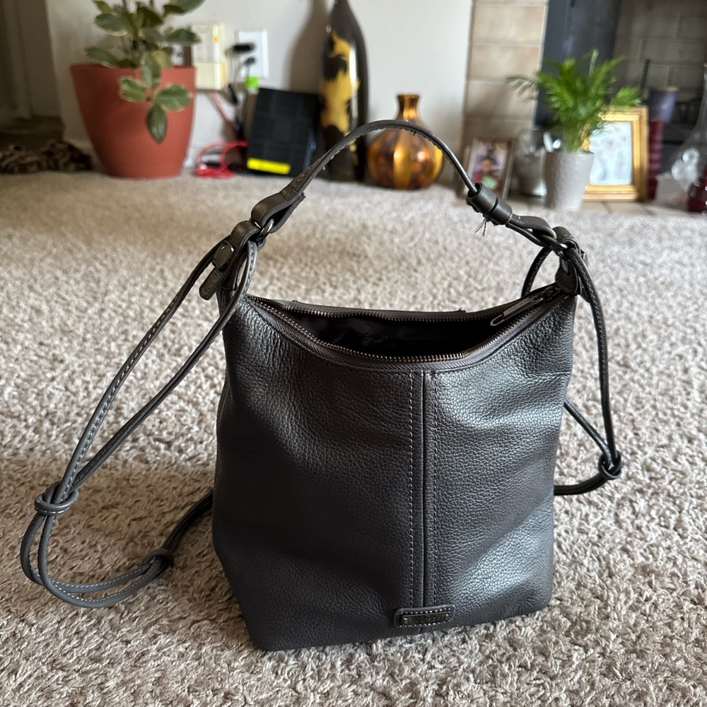 Elegant Black Leather Shoulder Bag
